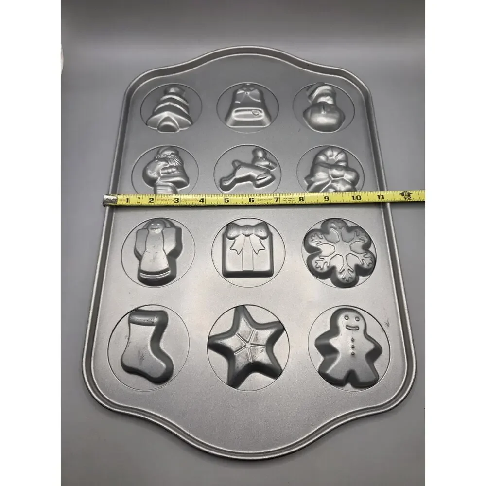 Vintage Christmas Cookie Pan 12 Cavity Non Stick 11.5